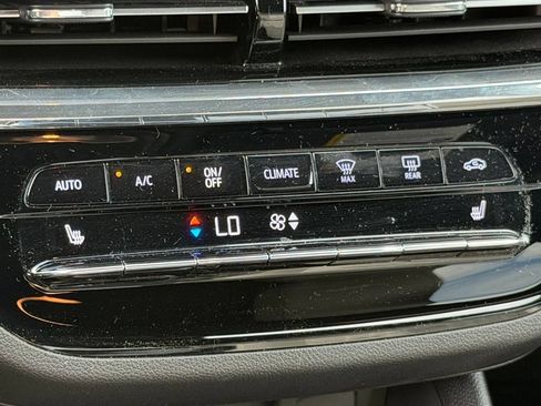 Used 2025 Buick Envista Avenir FWD image 22