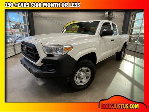 Used 2022 Toyota Tacoma SR image 1