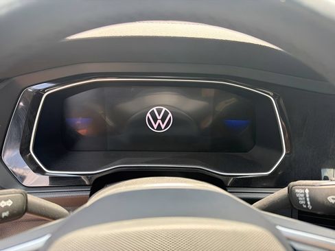 Used 2024 Volkswagen Jetta SE FWD image 7