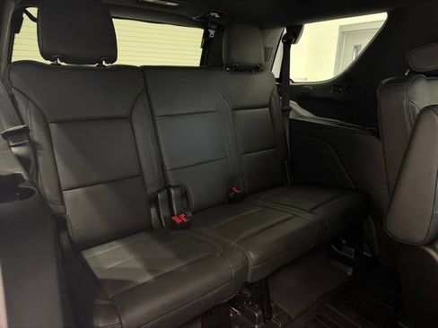 Used 2022 Chevrolet Tahoe Z71 w/ Luxury Package AWD/4WD image 12