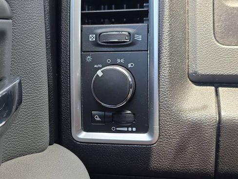 Used 2017 RAM 1500 Classic SLT AWD/4WD image 23