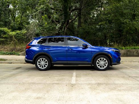 Used 2024 Honda CR-V EX image 3