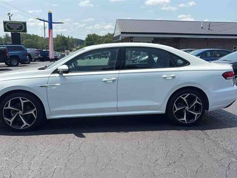 Used 2021 Volkswagen Passat 2.0T R-Line FWD image 5