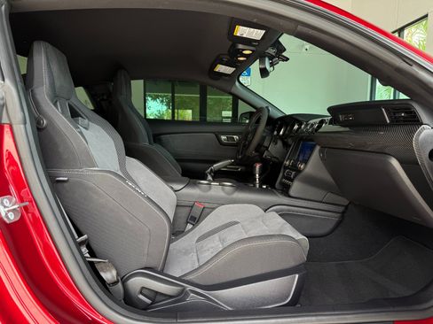 Used 2019 Ford Mustang Shelby GT350 w/ Technology Package RWD image 29