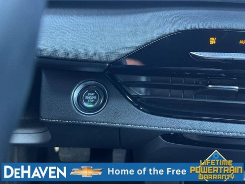 Used 2025 Buick Enclave Sport Touring FWD image 17