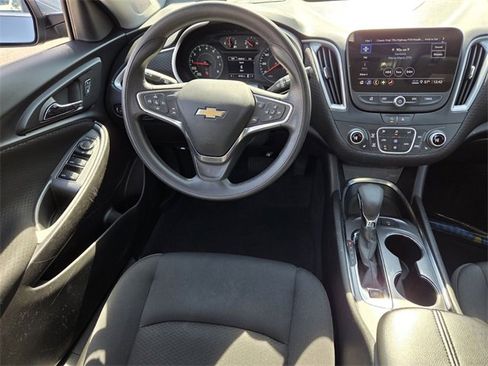 Used 2024 Chevrolet Malibu LT image 14
