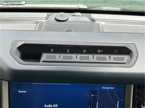 Used 2024 Ford Bronco Outer Banks AWD/4WD image 25