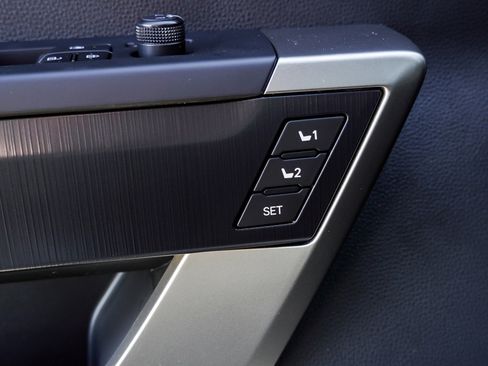 New 2026 Toyota Tundra Platinum w/ Tow Tech Package AWD/4WD image 19