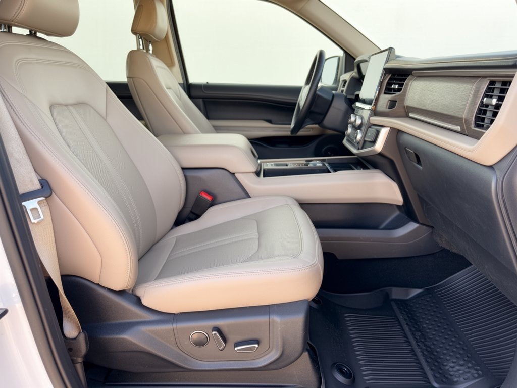 Used 2024 Ford Expedition Limited RWD image 30