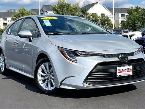 Used 2026 Toyota Corolla LE FWD image 2