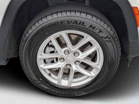 Certified 2023 Jeep Grand Cherokee L Laredo image 9