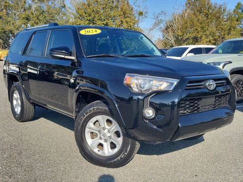 Used 2024 Toyota 4Runner SR5 image 8