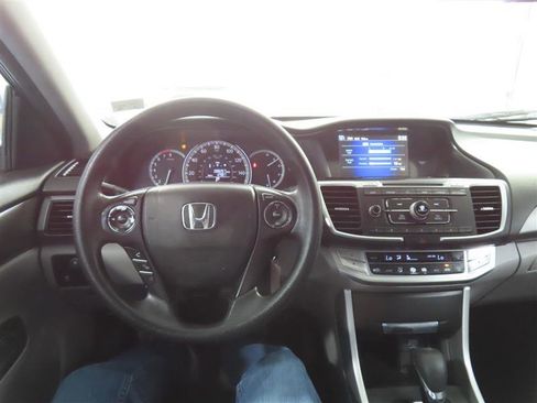 Used 2015 Honda Accord LX image 19