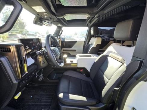 Used 2024 Chevrolet Blazer LT w/ Convenience Package image 6