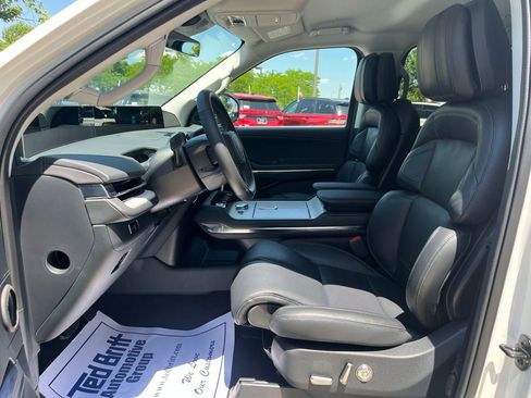 Used 2026 Lincoln Navigator Premiere AWD/4WD image 24