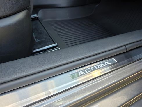 New 2025 Nissan Altima 2.5 SR w/ SR Premium Package image 12