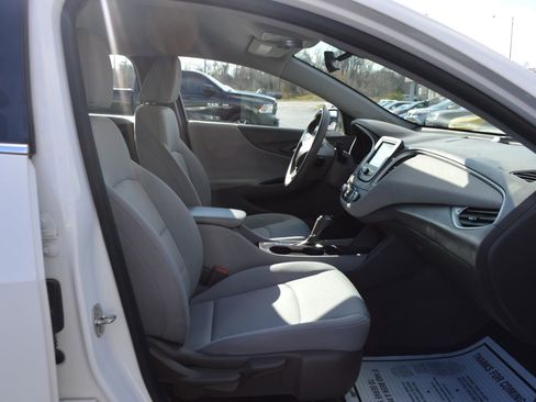 Used 2017 Chevrolet Malibu LS FWD image 17