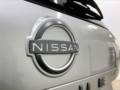 Used 2024 Nissan Rogue SV FWD image 30