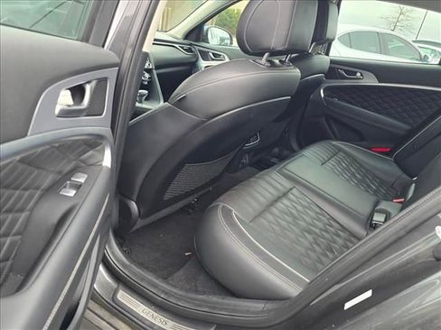 Used 2019 Genesis G70 2.0T Advanced w/ Dynamic Package image 5