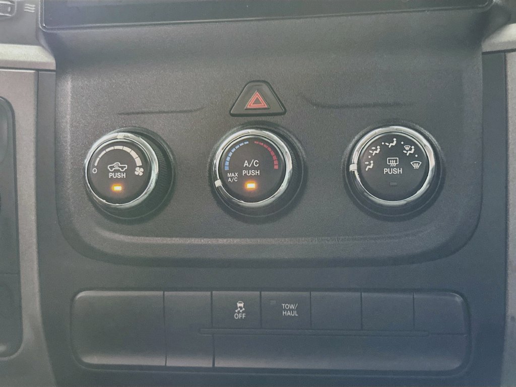 Used 2016 RAM 1500 Express RWD image 15