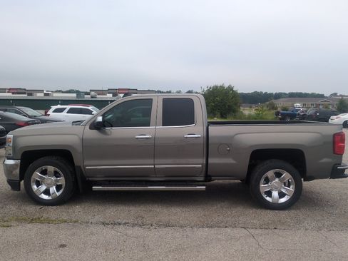 Used 2017 Chevrolet Silverado 1500 LTZ w/ Sport Package AWD/4WD image 8