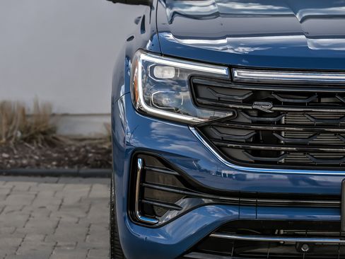 Used 2025 Volkswagen Atlas SEL Premium R-Line image 9