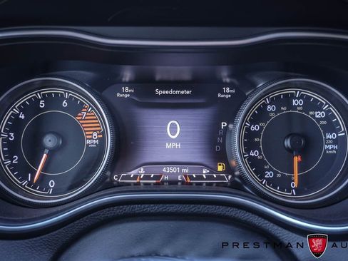 Used 2019 Jeep Cherokee Trailhawk w/ Cold Weather Group image 29