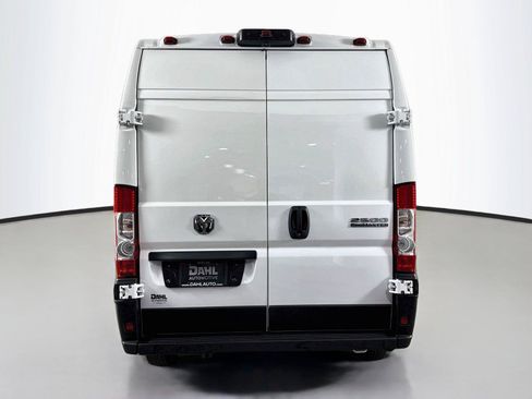 Used 2023 RAM ProMaster 2500 FWD image 12