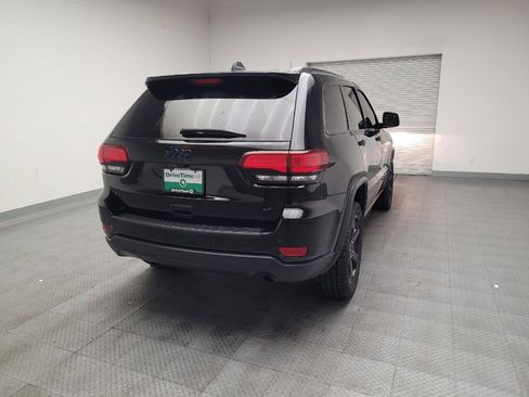Used 2019 Jeep Grand Cherokee Laredo image 7