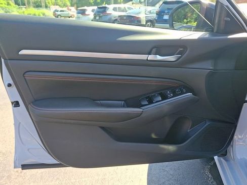 Used 2023 Nissan Altima 2.5 SR FWD image 13