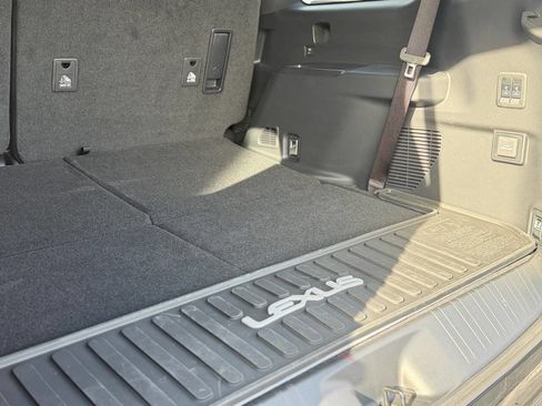 Used 2024 Lexus GX 550 image 54