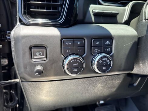 Used 2024 GMC Sierra 3500 AT4 w/ AT4 Premium Plus Package AWD/4WD image 20