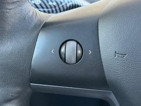 Used 2022 Tesla Model Y Performance AWD/4WD image 25