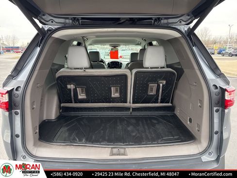 Used 2020 Chevrolet Traverse LT w/ LPO, Floor Liner Package image 28