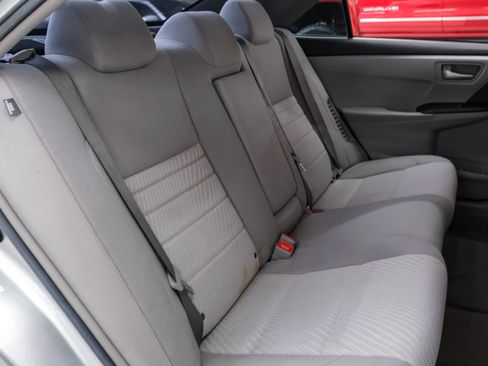 Used 2017 Toyota Camry LE FWD image 35
