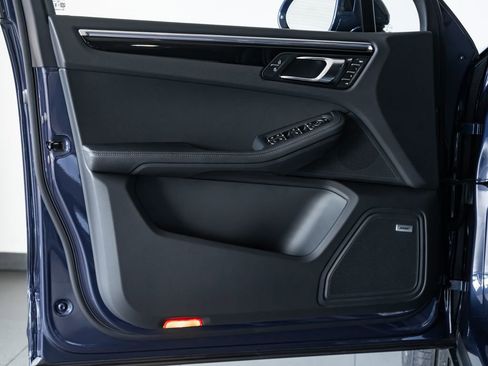 New 2026 Porsche Macan AWD/4WD image 12
