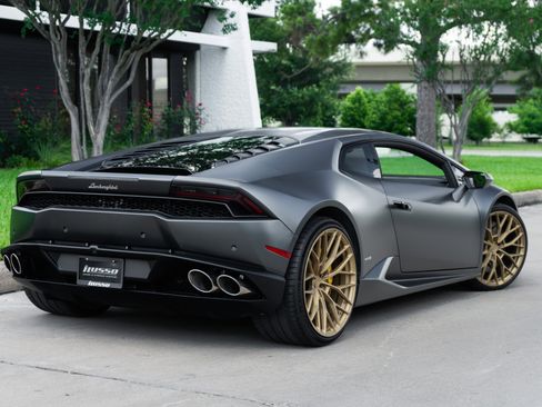 Used 2015 Lamborghini Huracan LP 610-4 AWD/4WD image 2