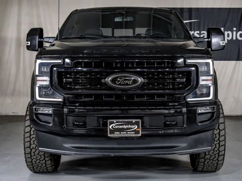 Used 2022 Ford F250 Lariat w/ Black Appearance Package image 3