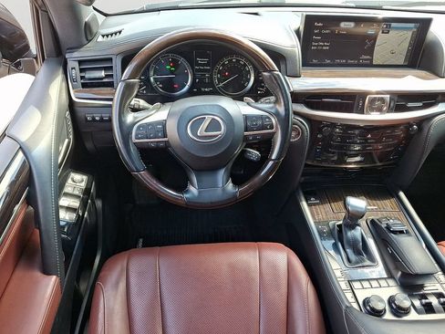 Used 2021 Lexus LX 570 4WD w/ Sport Package image 12