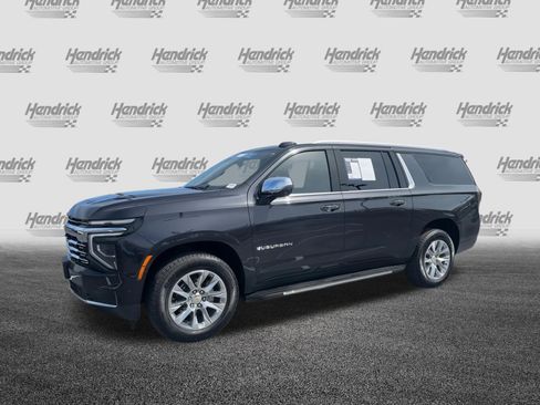 Used 2025 Chevrolet Suburban Premier RWD image 41