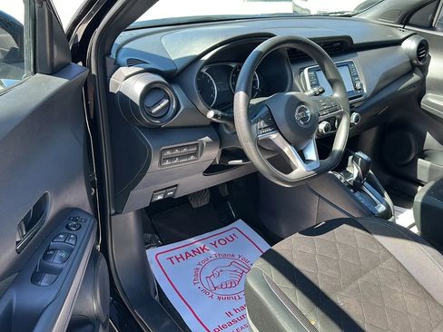 Used 2020 Nissan Kicks S image 9