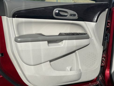 Used 2016 Buick Enclave Leather image 17