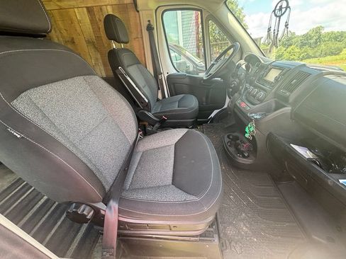 Used 2014 RAM ProMaster 2500 w/ Premium Appearance Group FWD image 9
