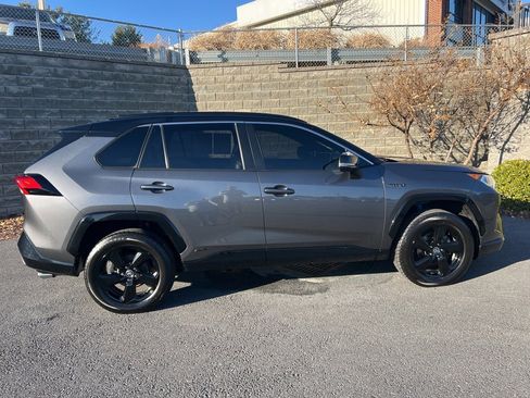 Used 2020 Toyota RAV4 XSE image 3
