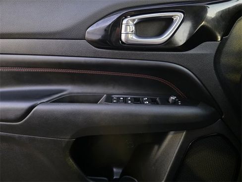 Used 2022 Jeep Compass Trailhawk image 17