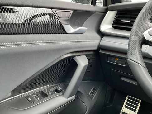 New 2026 Volkswagen Tiguan SE R-Line image 24