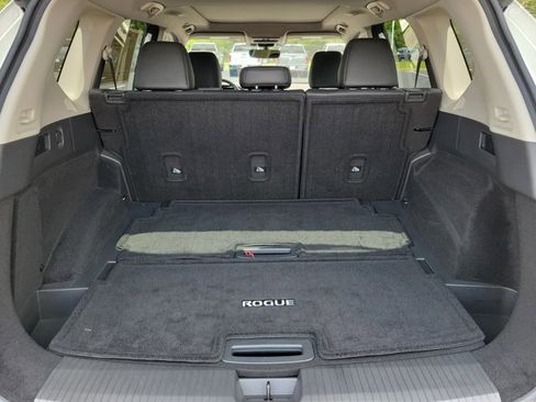 Used 2022 Nissan Rogue Platinum w/ Head-Up Display Package image 8