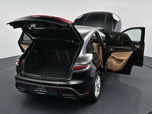 Certified 2026 Porsche Macan AWD/4WD image 20