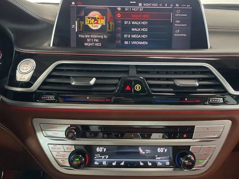 Used 2020 BMW 750i xDrive w/ Autobahn Package AWD/4WD image 12