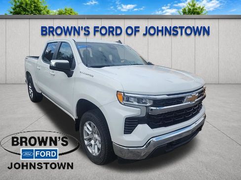 Used 2022 Chevrolet Silverado 1500 LT AWD/4WD image 1